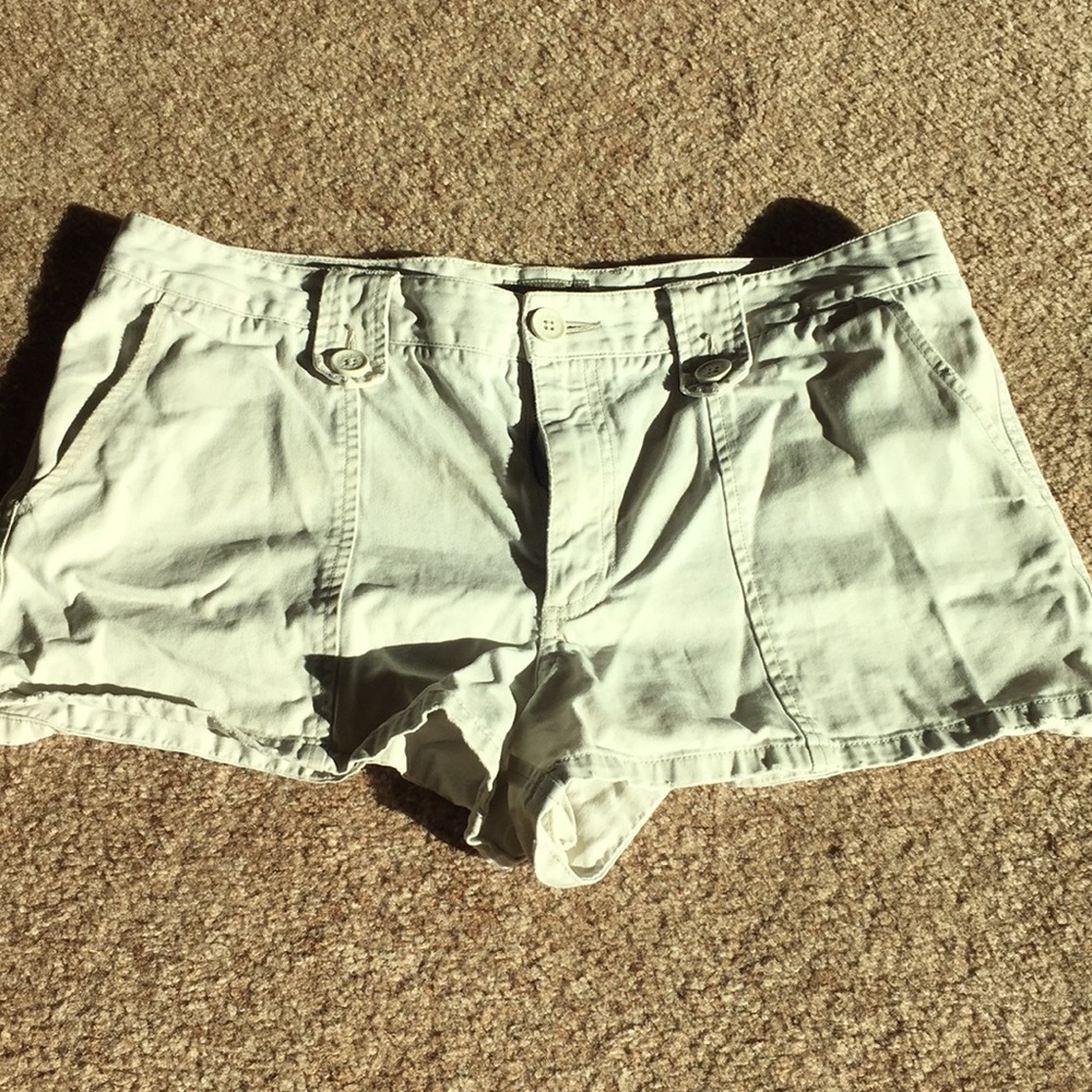 American Eagle khaki shorts